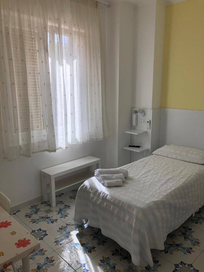 Albergo Oasi Napoli Ngoại thất bức ảnh