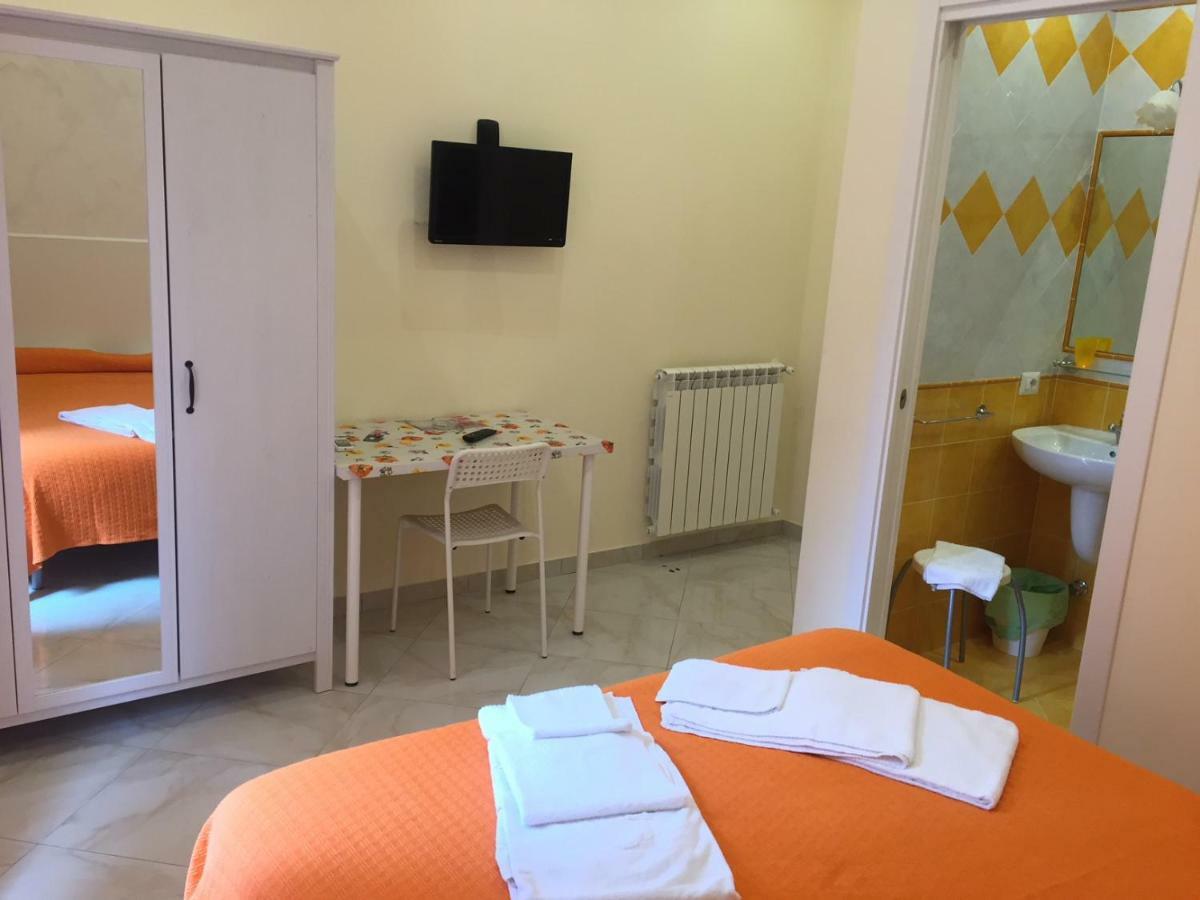 Albergo Oasi Napoli Ngoại thất bức ảnh
